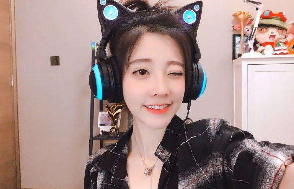 冯提莫演唱会入座率堪忧?2019冯提莫演唱会没人去是真的吗?