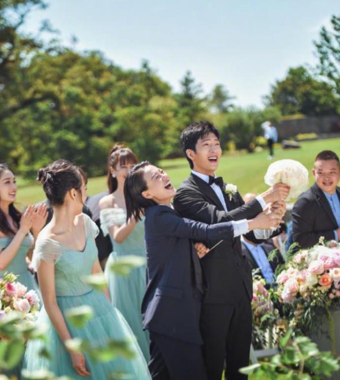 唐艺昕张若昀婚礼结婚图片曝光 现场高甜 这几组婚纱照你绝对没见