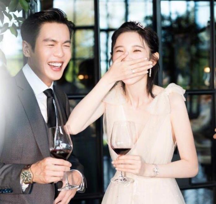 唐艺昕张若昀婚礼结婚图片曝光 现场高甜 这几组婚纱照你绝对没见