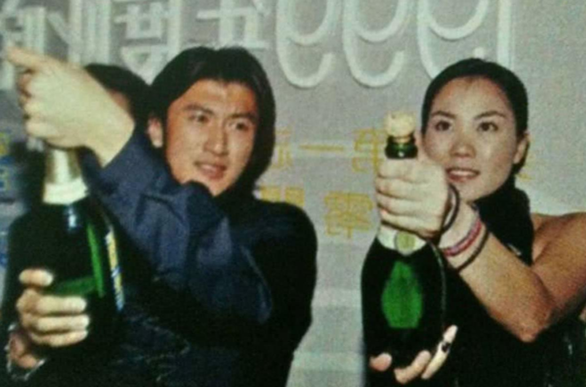 王菲谢霆锋结婚了吗?在美国产子是真的吗?两人感情历程详述