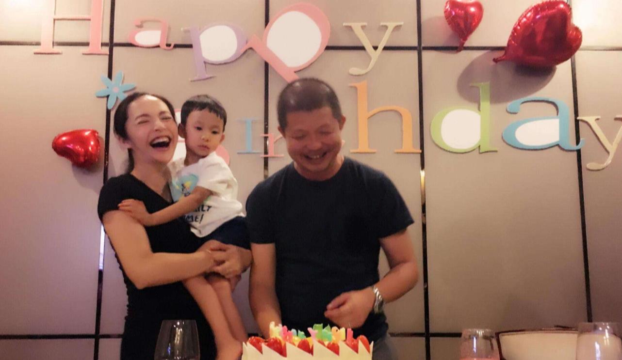 姚晨丈夫曹郁个人资料简介起底 家世如何婚史几段过往经历介绍