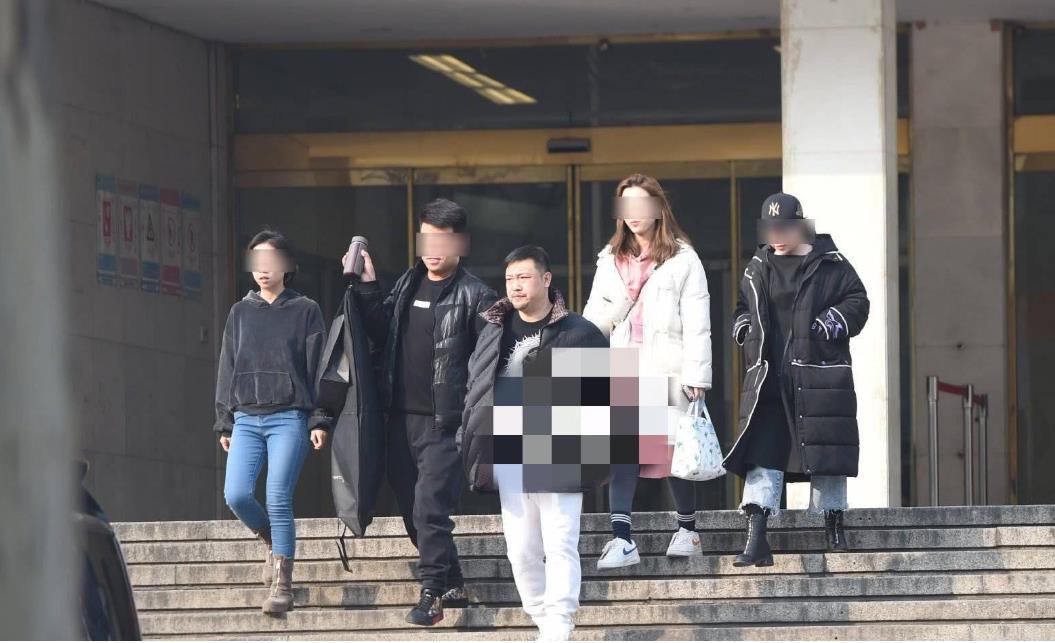 贾冰老婆照片首度曝光 个人简介资料起底 真正男才女貌