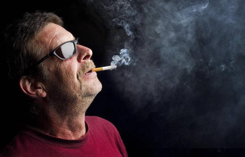 能戒烟的男人有多可怕?这样的自控力和意志力难以想象