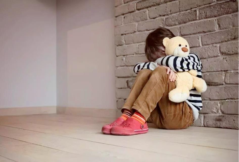 夹腿是什么情况 是什么原因造成的?幼儿夹腿原因是啥?