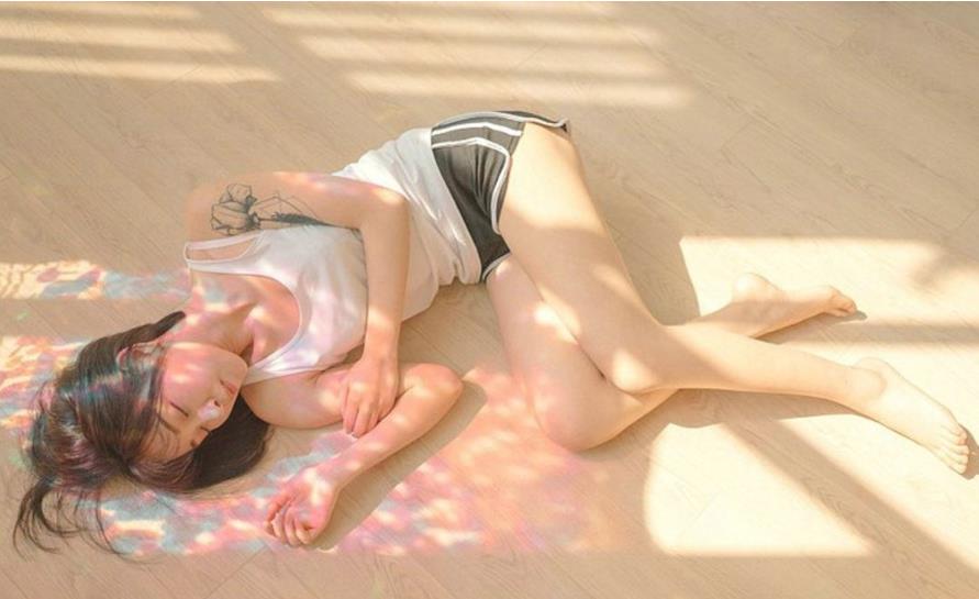 女生调皮说说短句惹笑惹人爱 让人难以抗拒点赞的文案