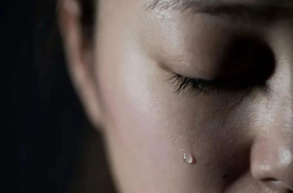 心碎到撕心裂肺的句子 有故事人总有些话让你感同身受